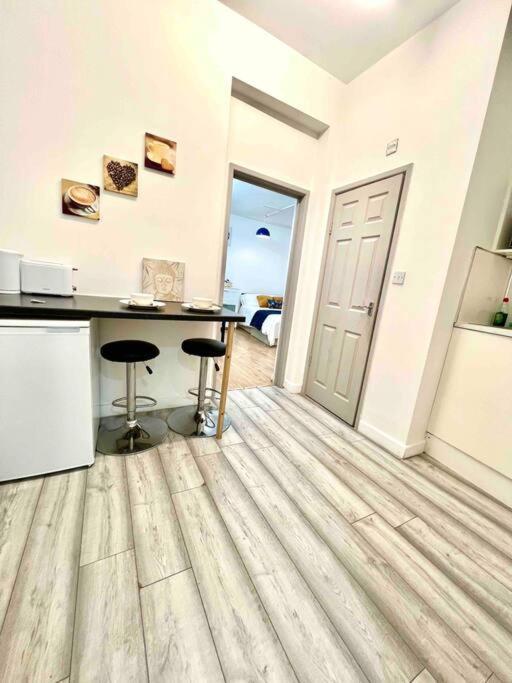 Trendy One Bedroom Flat In * Londra